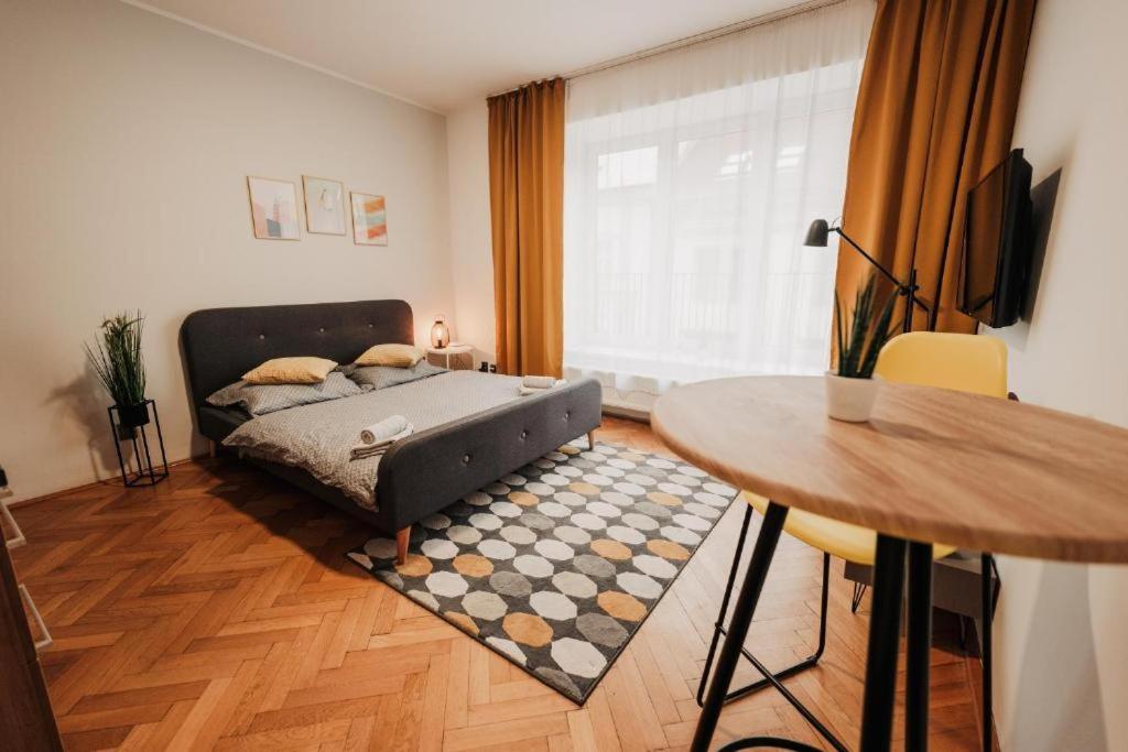 Citybeat Apartments, 400M From The Square Plzen Luaran gambar