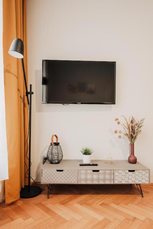 Citybeat Apartments, 400M From The Square Plzen Luaran gambar
