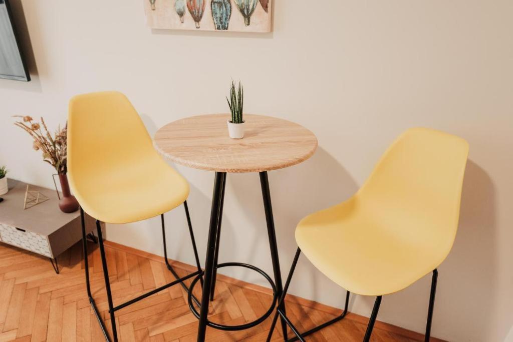 Citybeat Apartments, 400M From The Square Plzen Luaran gambar