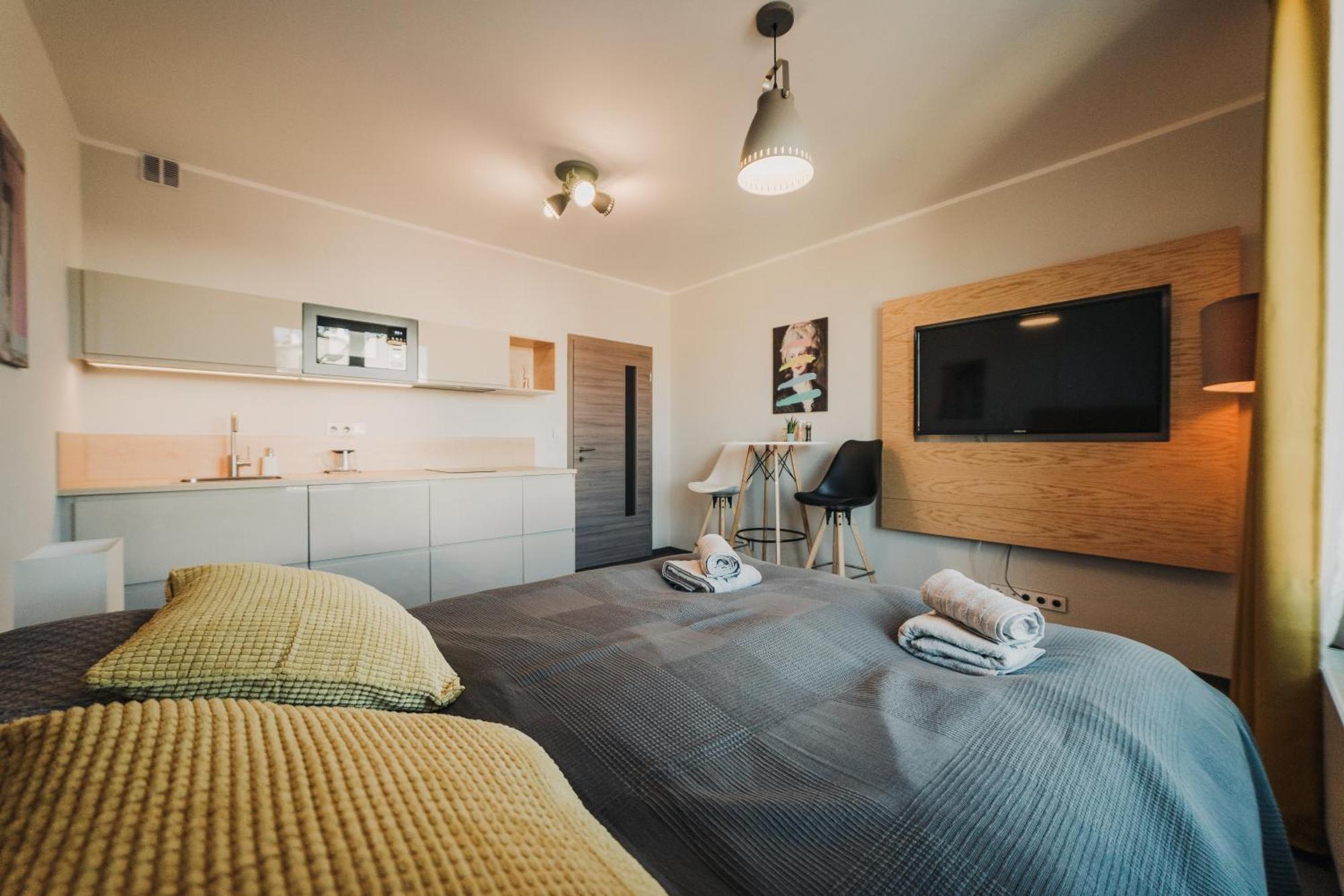 Citybeat Apartments, 400M From The Square Plzen Luaran gambar