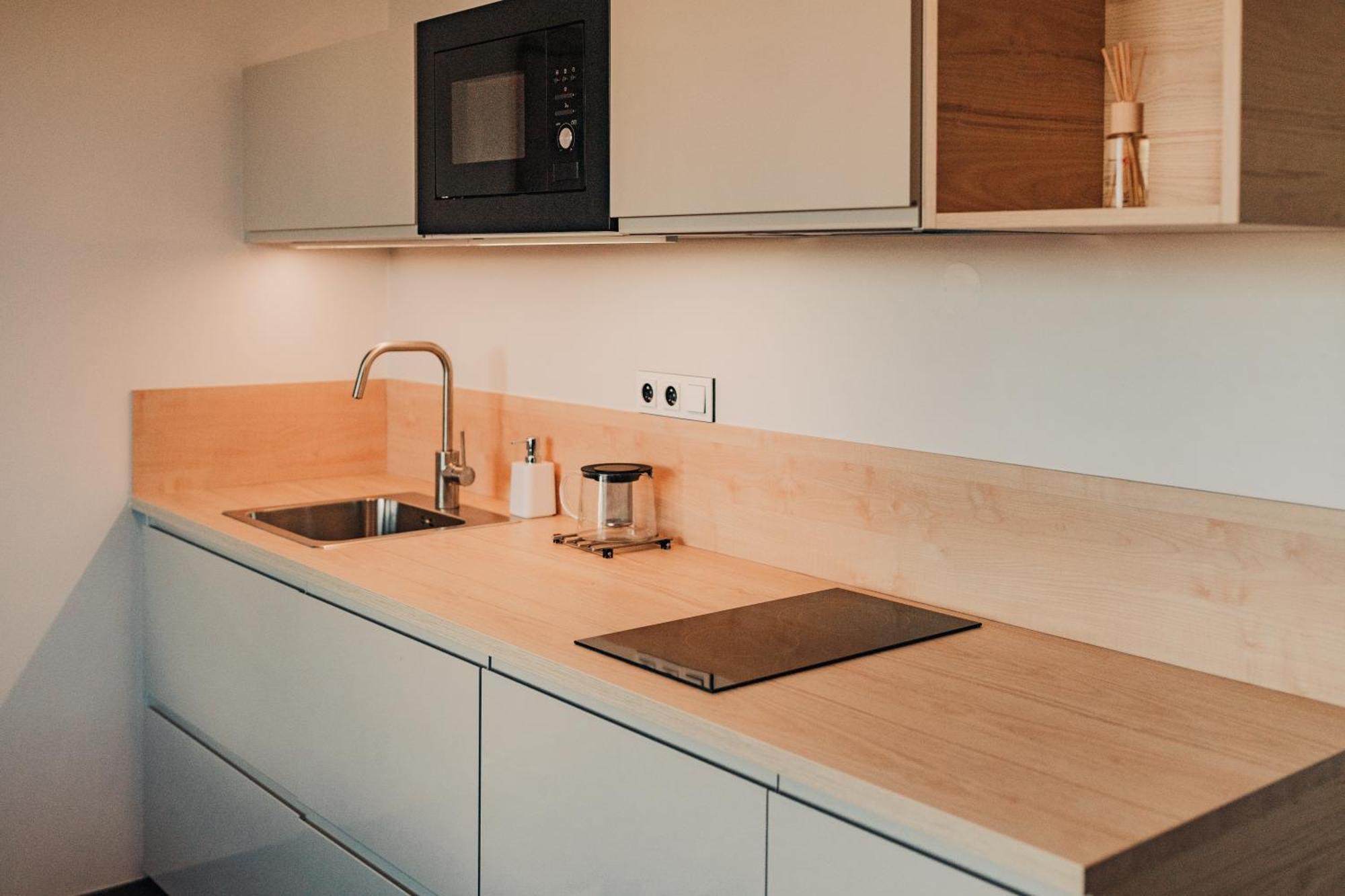 Citybeat Apartments, 400M From The Square Plzen Luaran gambar
