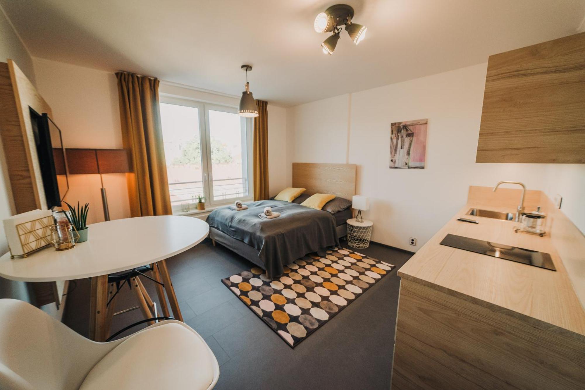 Citybeat Apartments, 400M From The Square Plzen Luaran gambar