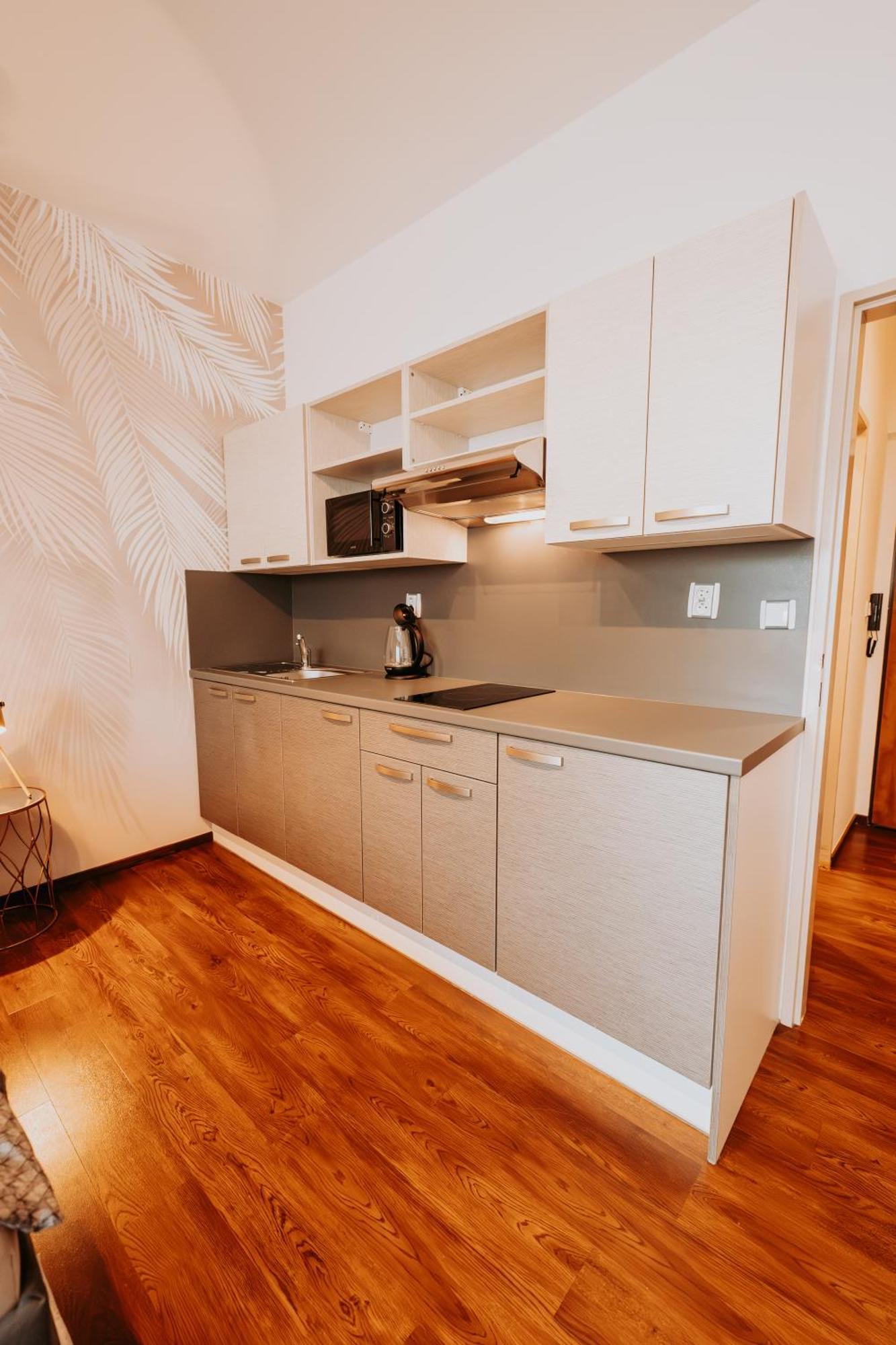 Citybeat Apartments, 400M From The Square Plzen Luaran gambar