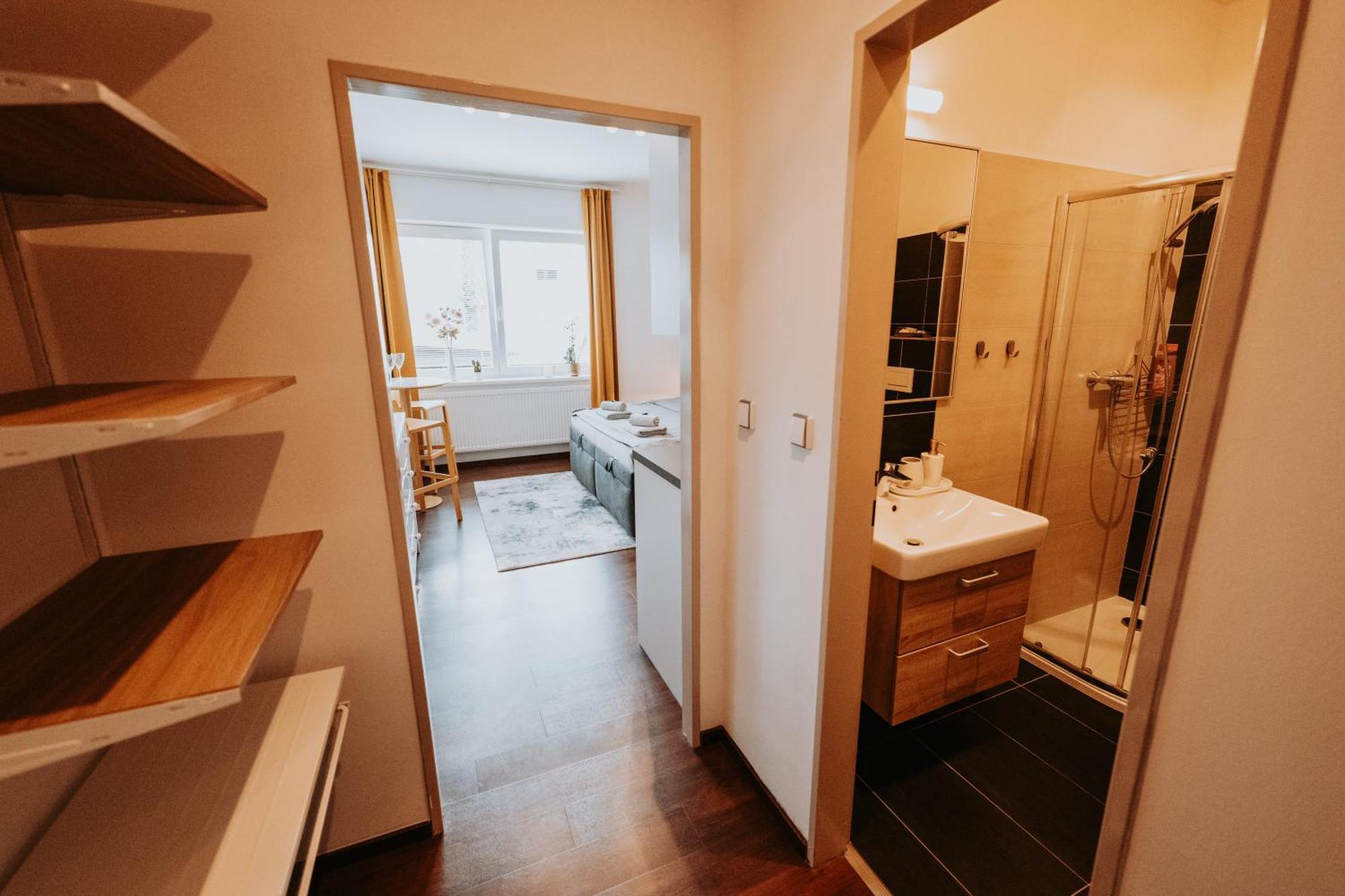 Citybeat Apartments, 400M From The Square Plzen Luaran gambar